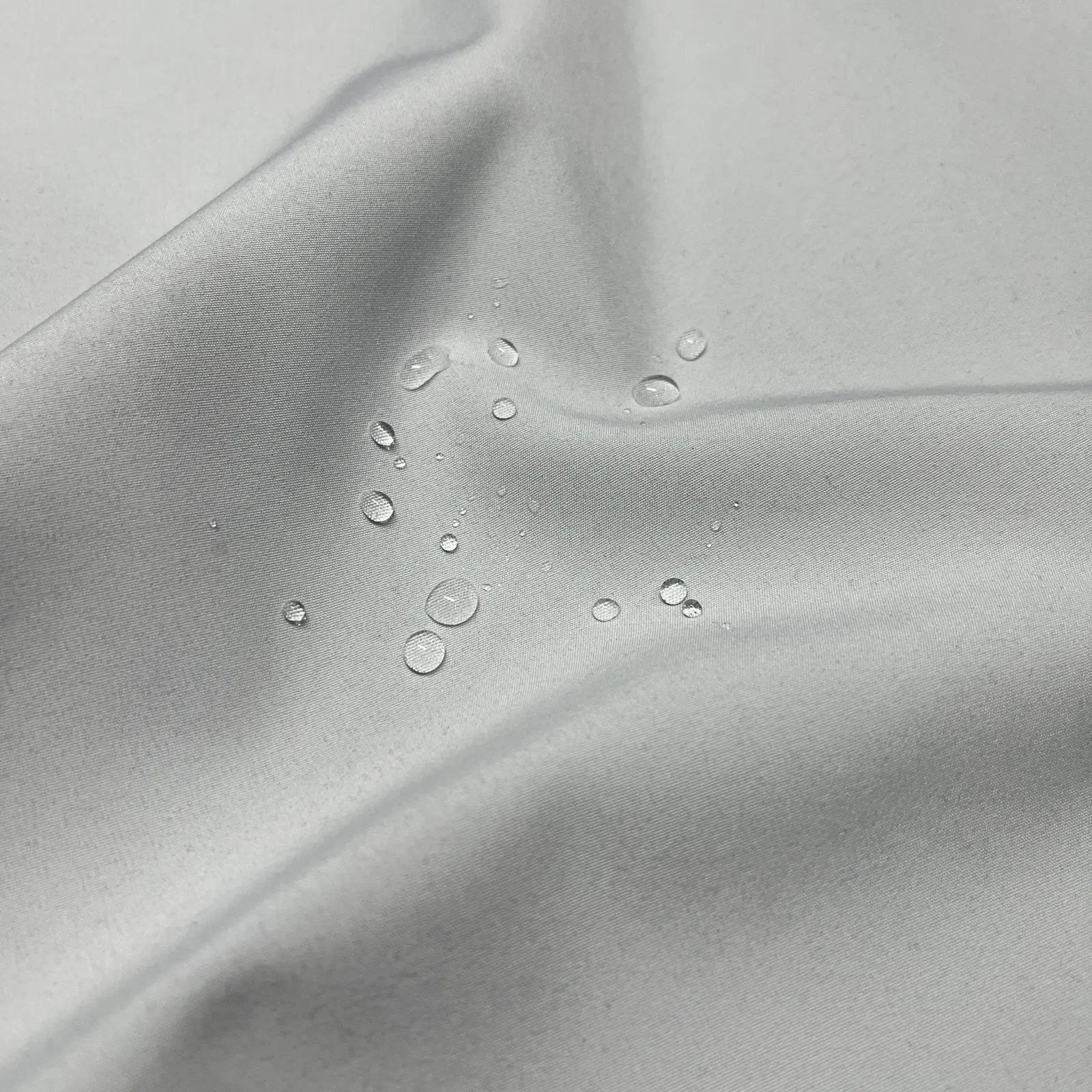 Water-repellent finishing reference on a light-color fabric option